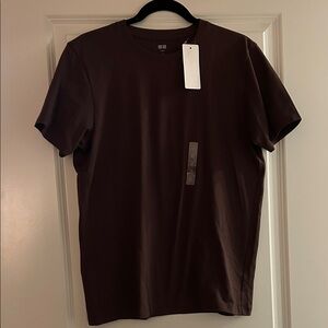 Uniqlo Men's Chocolate Short Sleeve Tee NWT small